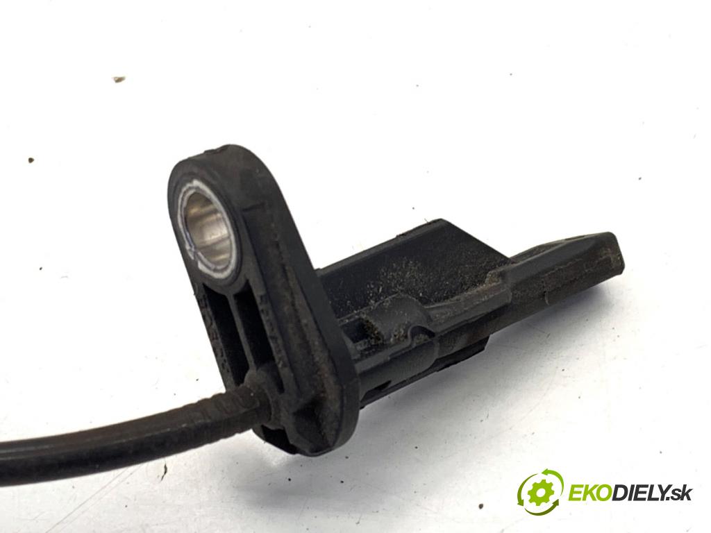 MINI CLUBMAN F54 Kombi 2019 100 kW Cooper 1499 snímač ABS pravý zadní část 6880757