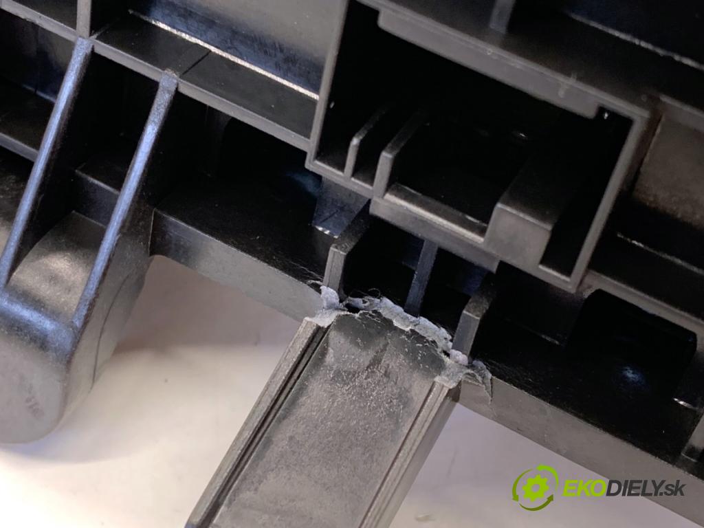 MINI CLUBMAN F54 Kombi 2019 100 kW Cooper 1499 vypínač ZAPALOVÁNÍ: START/STOP 6838209