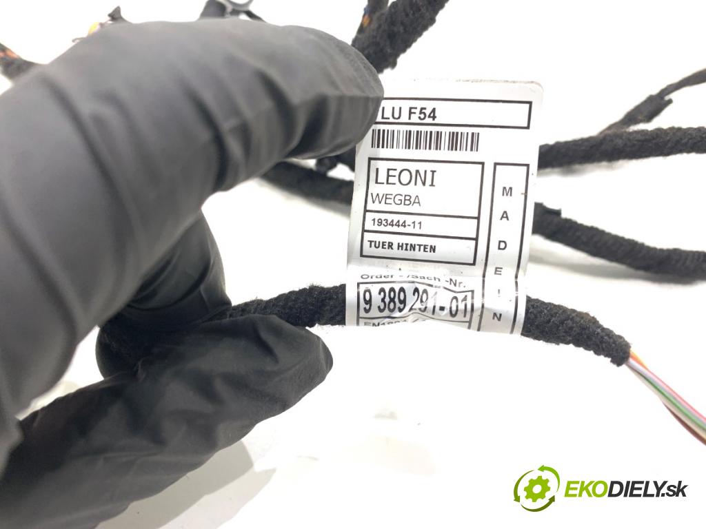 MINI CLUBMAN F54 Kombi 2019 100 kW Cooper 1499 káblovačka dveře zadní část pravý 9389291