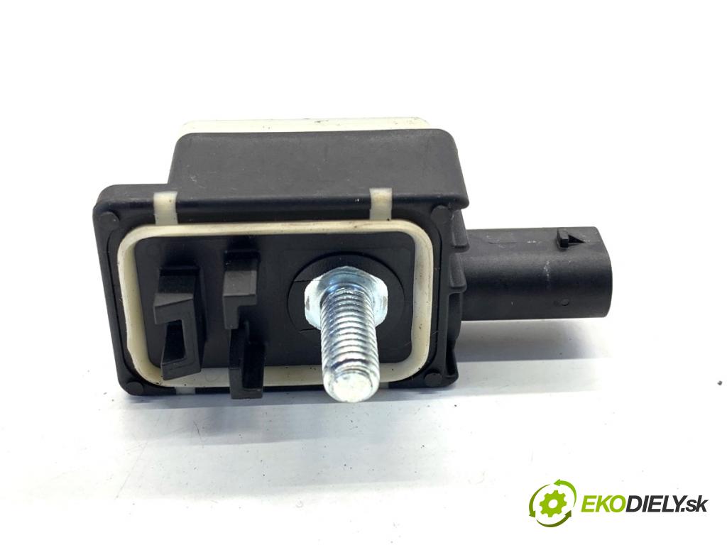 MINI CLUBMAN F54 Kombi 2019 100 kW Cooper 1499 Snímač nárazu 9305252 (Snímač nárazu)