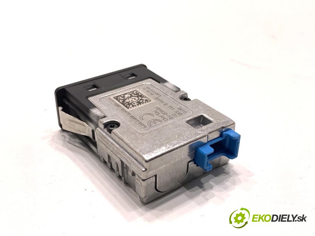 MINI CLUBMAN F54 Kombi 2019 100 kW Cooper 1499 HNÍZDO: USB 8711938