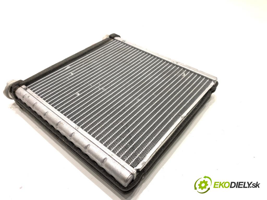 MINI CLUBMAN F54 Kombi 2019 100 kW Cooper 1499 topné těleso radiátor topení  (Radiátor topení)