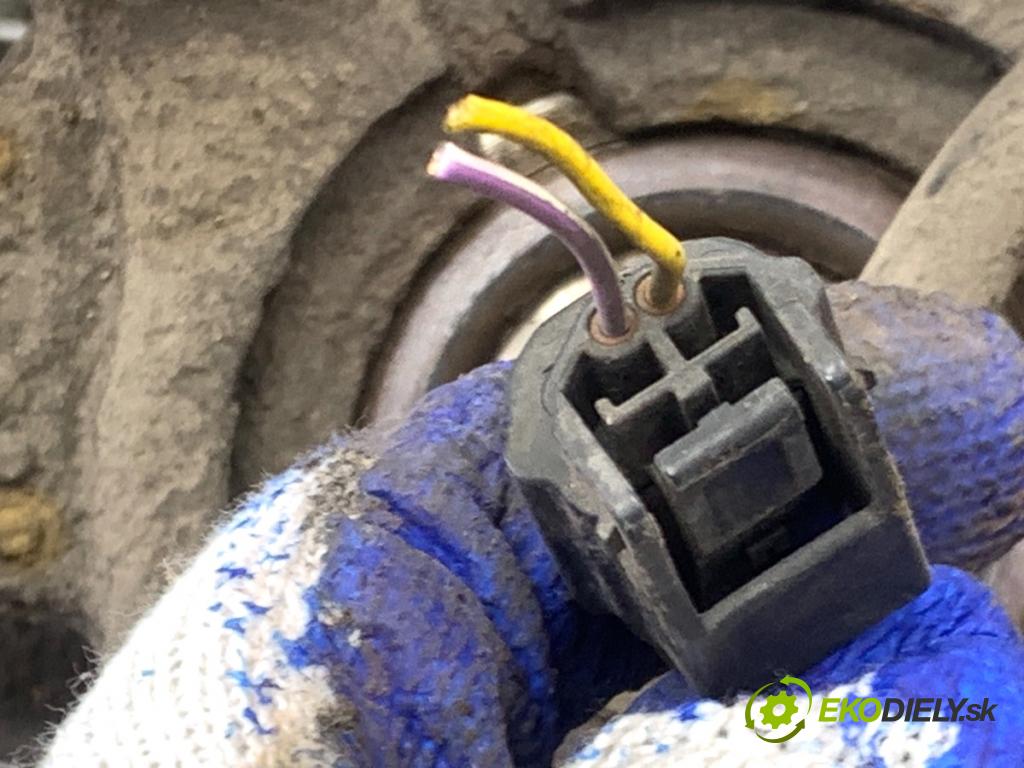 FORD FIESTA MK7 liftback 2009 44 kW 1.25 1242 náboj ľavy predný