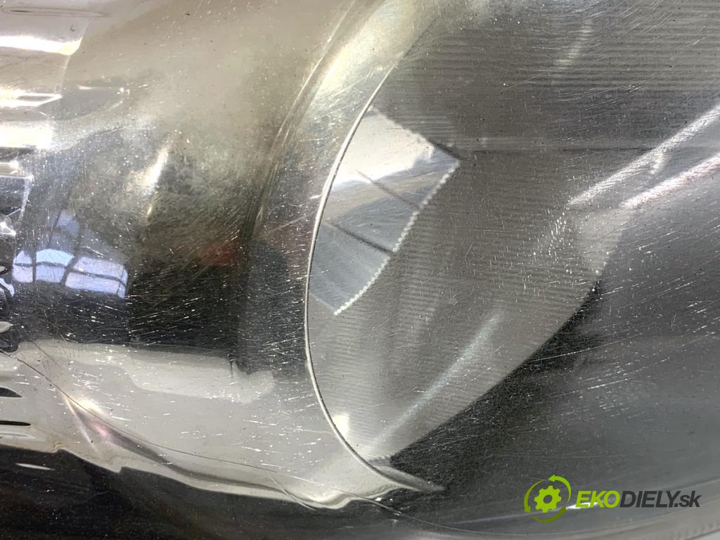 FORD FIESTA MK7 liftback 2009 44 kW 1.25 1242 světlomet pravý přední část 8A61-13W029-AG