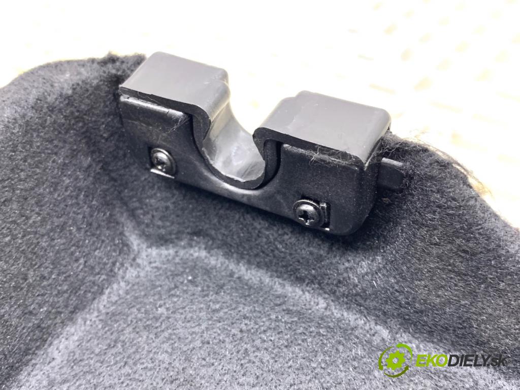 FORD FIESTA MK7 liftback 2009 44 kW 1.25 1242 Pláto zad