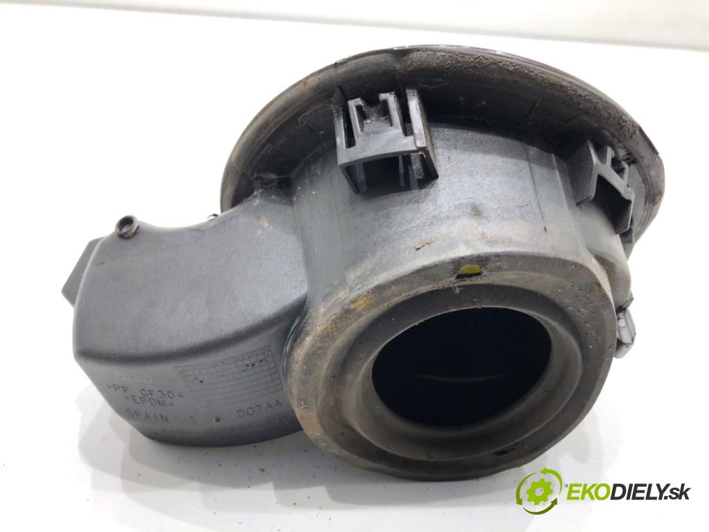 FORD FIESTA MK7 liftback 2009 44 kW 1.25 1242 dvířka nádrže paliva  (Klika dveří ostatní)