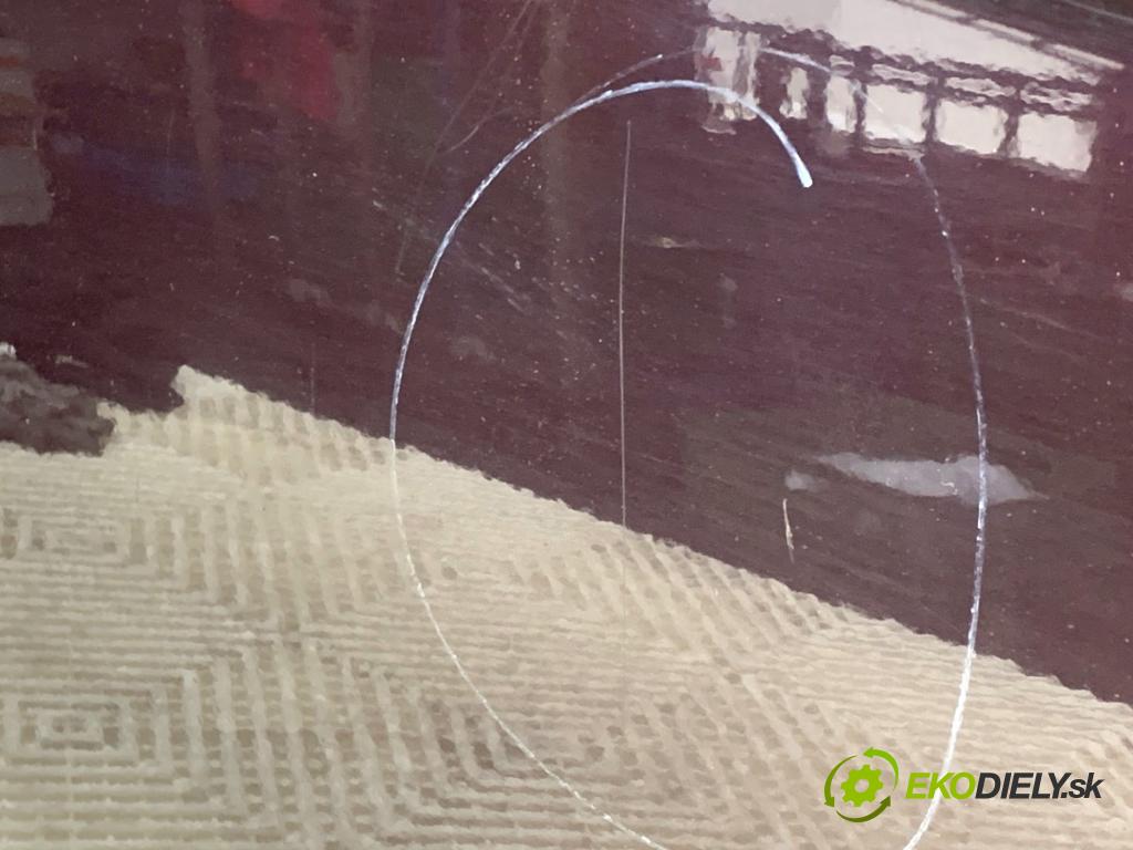 FORD FIESTA MK7 liftback 2009 44 kW 1.25 1242 dveře pravý přední část