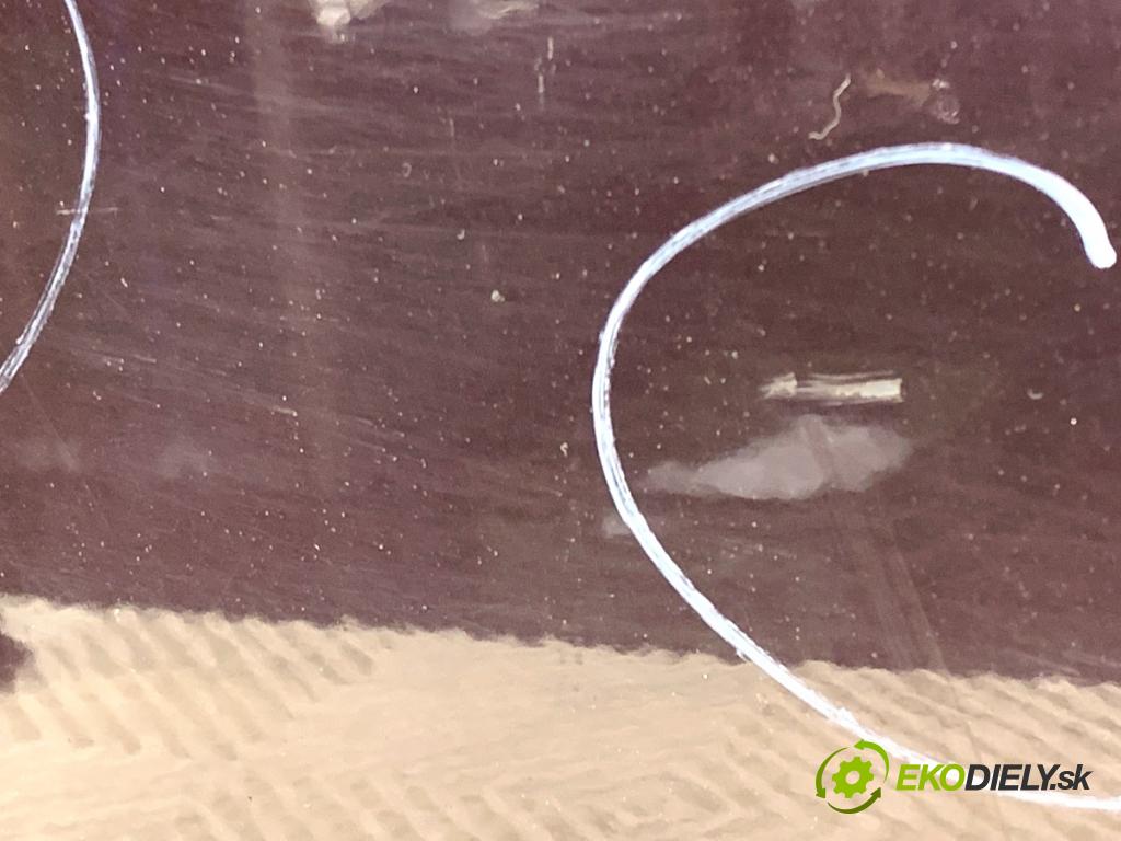 FORD FIESTA MK7 liftback 2009 44 kW 1.25 1242 dveře pravý přední část