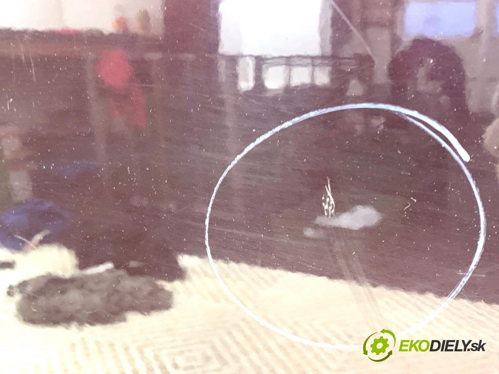 FORD FIESTA MK7 liftback 2009 44 kW 1.25 1242 dveře pravý přední část