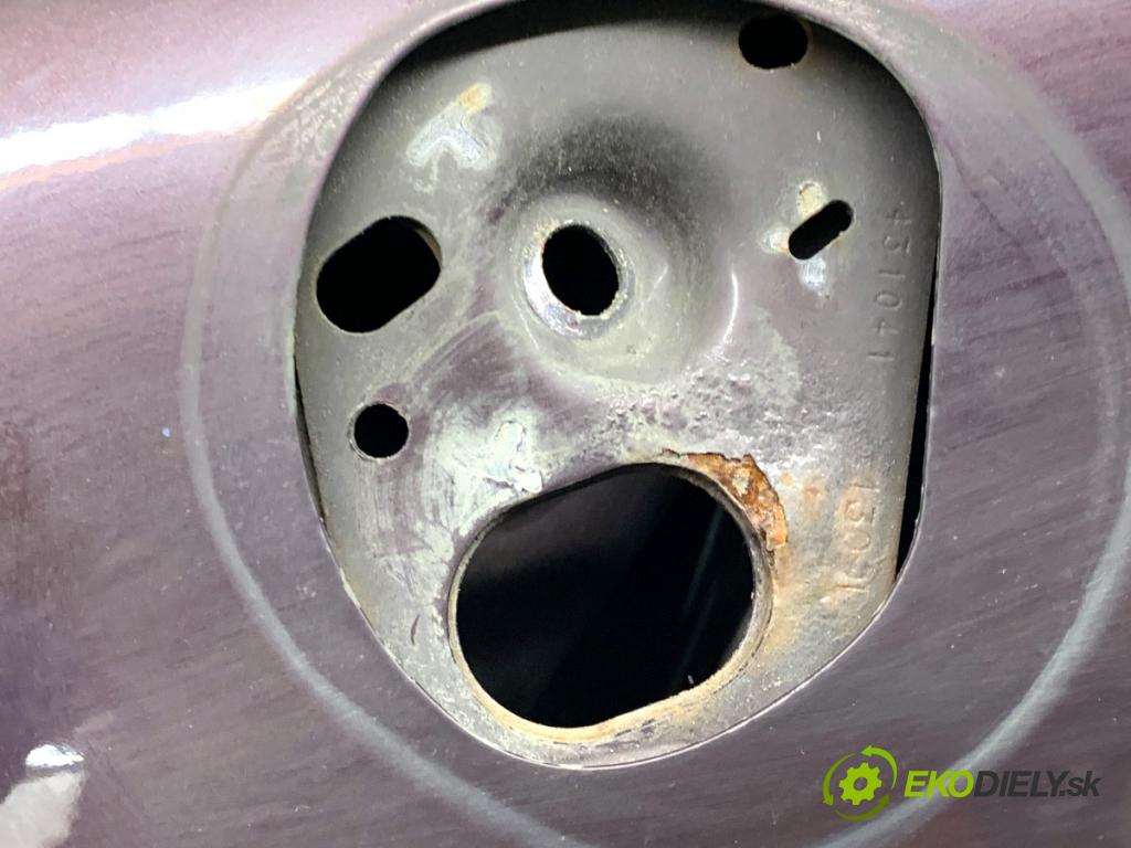 FORD FIESTA MK7 liftback 2009 44 kW 1.25 1242 dveře levý přední část