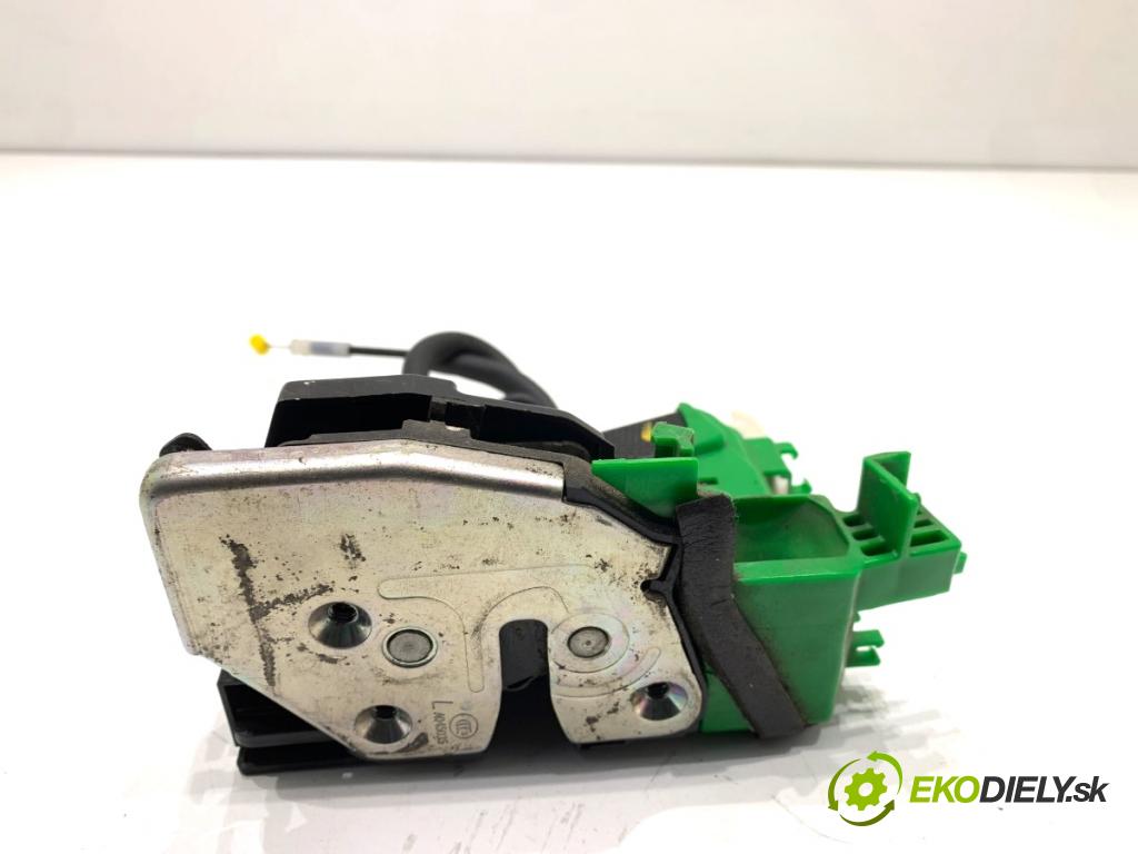 KIA CARENS IV nadwozie wielkoprzestrzenne (MPV) 2013 100 kW 1.7 CRDi 1685 zámok Dvere ľavy predný 81310-A4010