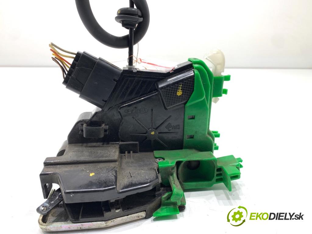 KIA CARENS IV nadwozie wielkoprzestrzenne (MPV) 2013 100 kW 1.7 CRDi 1685 zámok Dvere ľavy predný 81310-A4010