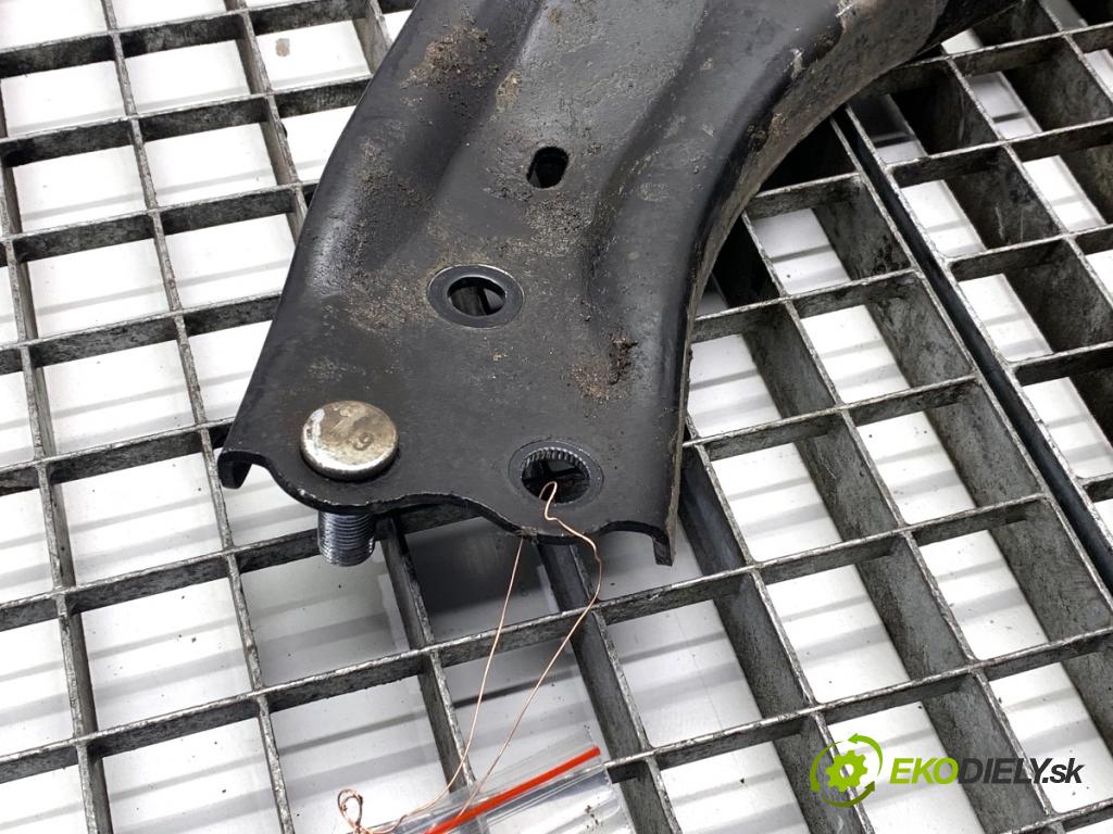 KIA CARENS IV nadwozie wielkoprzestrzenne (MPV) 2013 100 kW 1.7 CRDi 1685 Rameno pravy predný