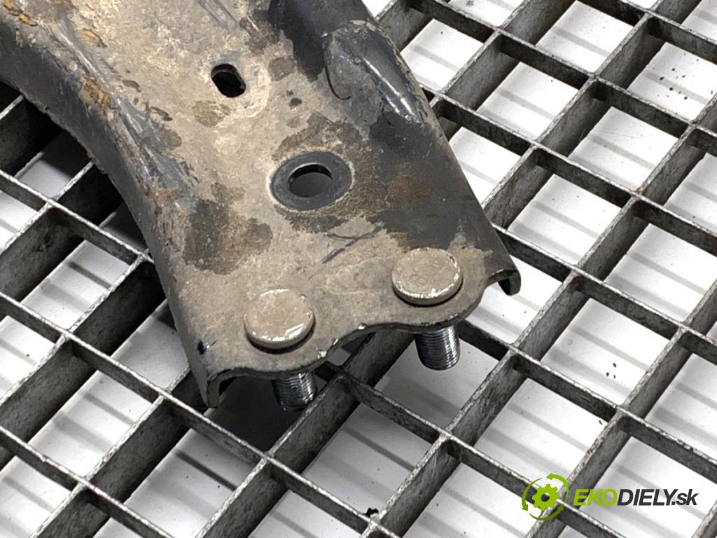 KIA CARENS IV nadwozie wielkoprzestrzenne (MPV) 2013 100 kW 1.7 CRDi 1685 Rameno ľavy predný