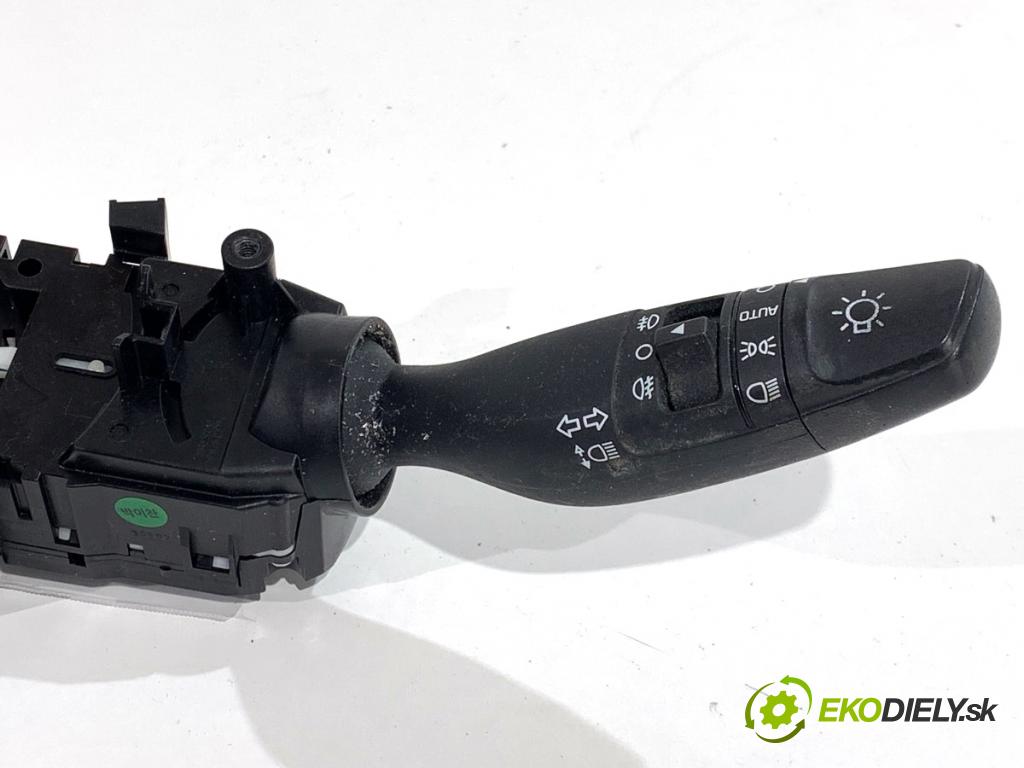 KIA CARENS IV nadwozie wielkoprzestrzenne (MPV) 2013 100 kW 1.7 CRDi 1685 Prepínač kombinovaný 299119105 (Prepínacie páčky pod volantom)