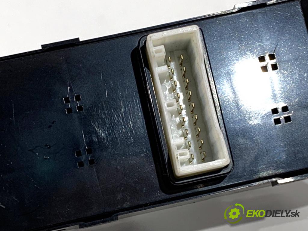 KIA CARENS IV nadwozie wielkoprzestrzenne (MPV) 2013 100 kW 1.7 CRDi 1685 Prepínač okien 93570-A4310 (Prepínacie páčky pod volantom)