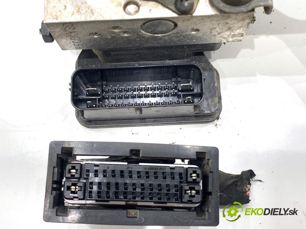 KIA CARENS IV nadwozie wielkoprzestrzenne (MPV) 2013 100 kW 1.7 CRDi 1685 pumpa ABS 58910-A4810 (Pumpa ABS)