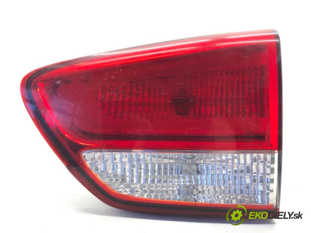 KIA CARENS IV nadwozie wielkoprzestrzenne (MPV) 2013 100 kW 1.7 CRDi 1685 Svetlo zad pravá vnútorná 92404-A4010 (Kľučka dverí ostatné)