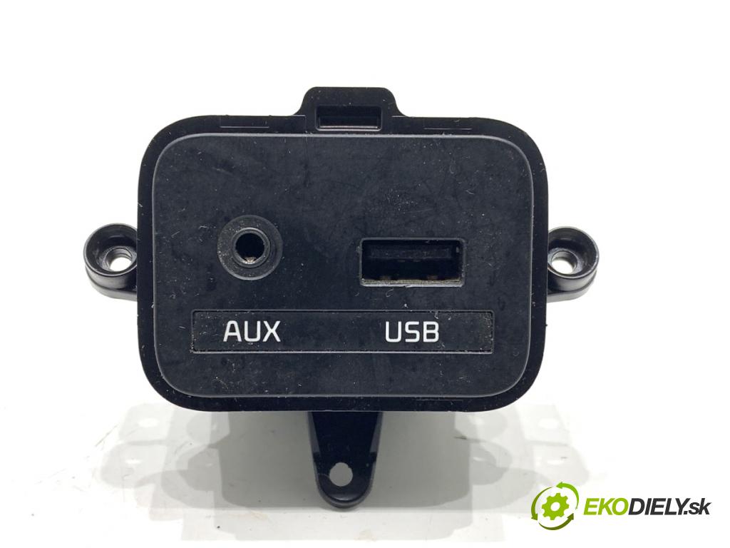 KIA CARENS IV nadwozie wielkoprzestrzenne (MPV) 2013 100 kW 1.7 CRDi 1685 HNÍZDO: USB 96120-A4000