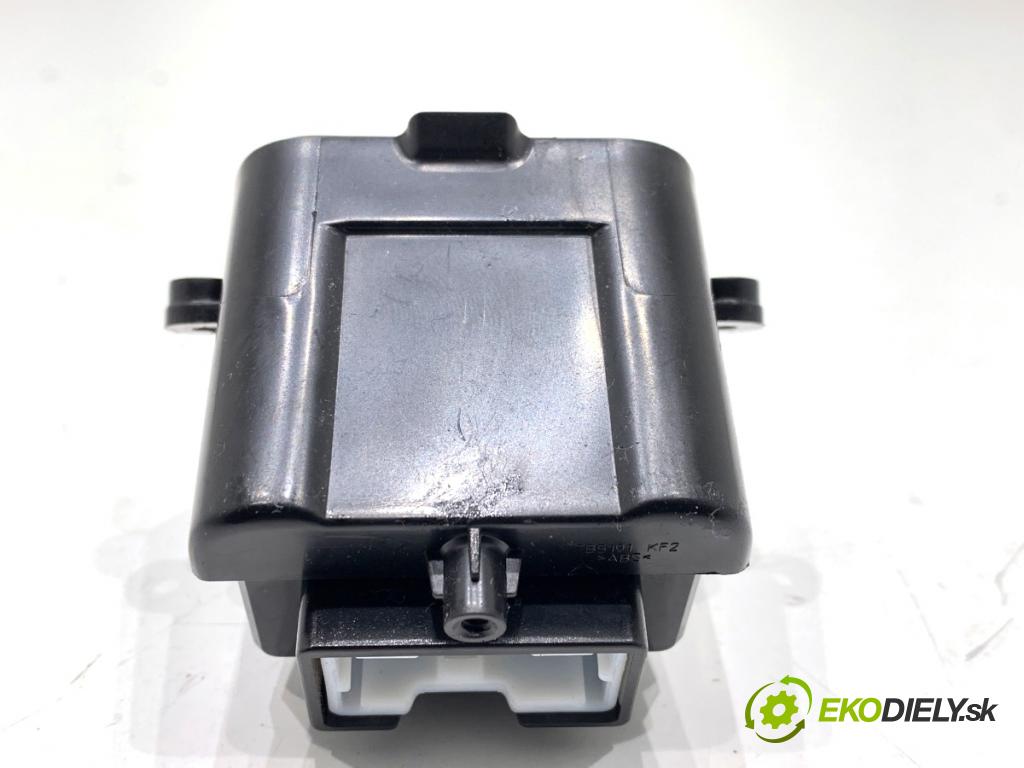 KIA CARENS IV nadwozie wielkoprzestrzenne (MPV) 2013 100 kW 1.7 CRDi 1685 HNÍZDO: USB 96120-A4000