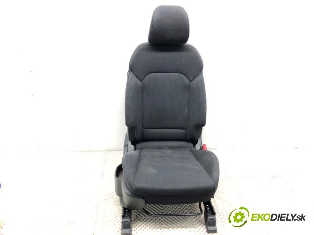 KIA CARENS IV nadwozie wielkoprzestrzenne (MPV) 2013 100 kW 1.7 CRDi 1685 sedadlo pravý přední část 