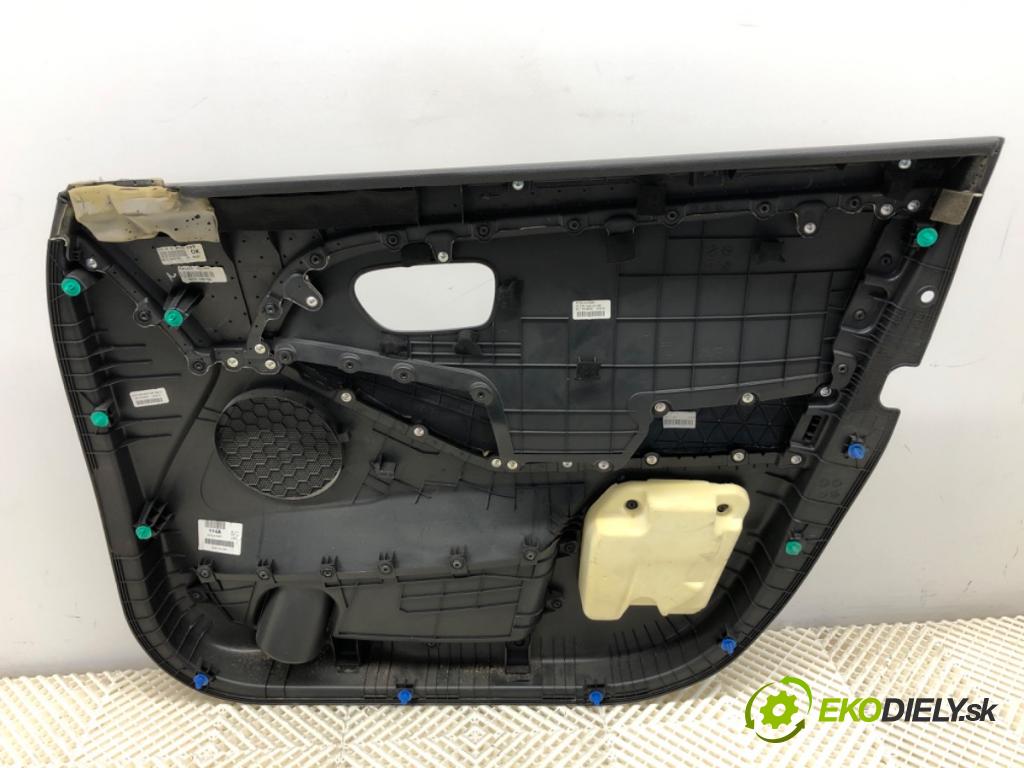 KIA CARENS IV nadwozie wielkoprzestrzenne (MPV) 2013 100 kW 1.7 CRDi 1685 ča dveře levý přední část 82330-A4000WK