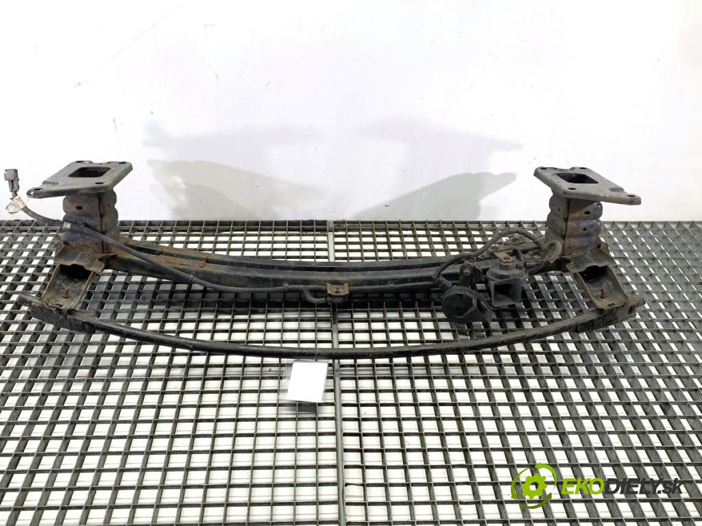 KIA CARENS IV nadwozie wielkoprzestrzenne (MPV) 2013 100 kW 1.7 CRDi 1685 výztuha nárazníka přední část  (Přední výztuha)