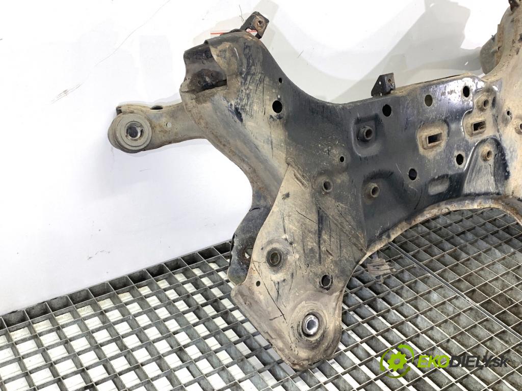 KIA CARENS IV nadwozie wielkoprzestrzenne (MPV) 2013 100 kW 1.7 CRDi 1685 výztuha pod motor  (Přední výztuha)