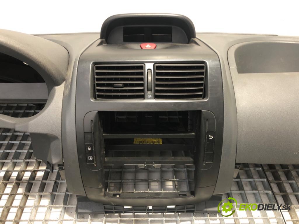 FIAT SCUDO II Skrzynia 2013 94 kW 2.0 D Multijet 1997 Palubná doska (Palubná doska)