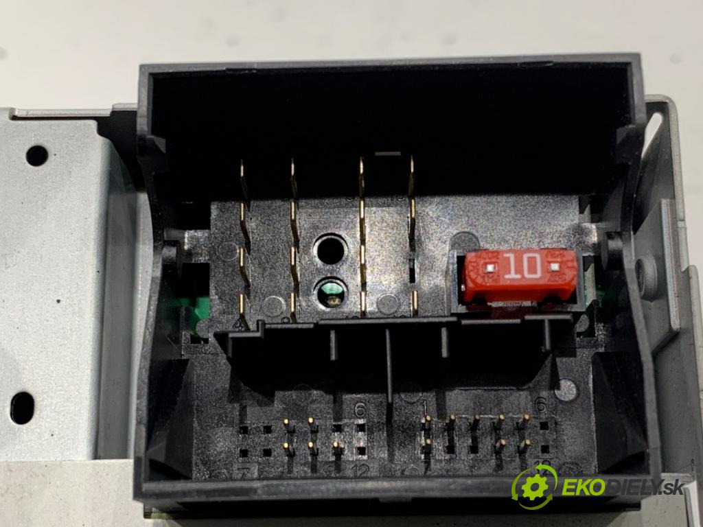 FIAT SCUDO II Skrzynia 2013 94 kW 2.0 D Multijet 1997 RADIO 98041626XT (Audio zariadenie)