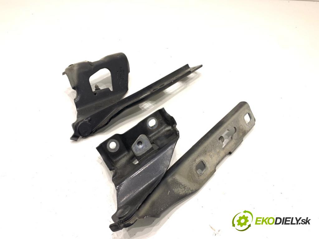 AUDI A5 8T coupe 2008 176 kW 3.0 TDI quattro 2967 závěsky kapoty 8T0823301D 8T0823302D