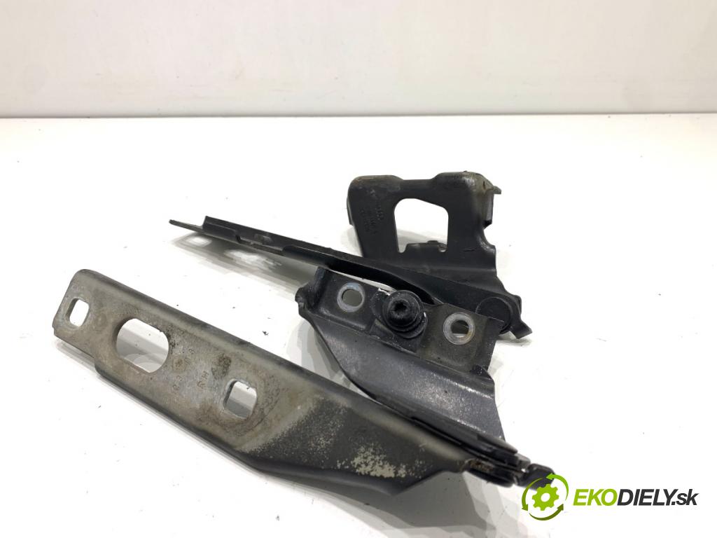 AUDI A5 8T coupe 2008 176 kW 3.0 TDI quattro 2967 závěsky kapoty 8T0823301D 8T0823302D