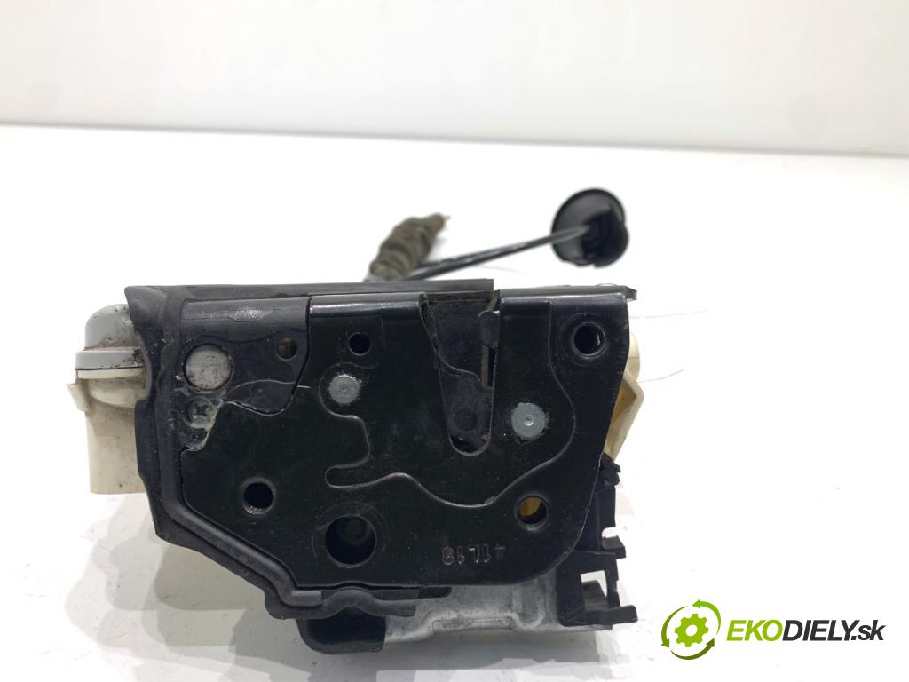 AUDI A5 8T coupe 2008 176 kW 3.0 TDI quattro 2967 zámok Dvere ľavy predný 8J1837015A