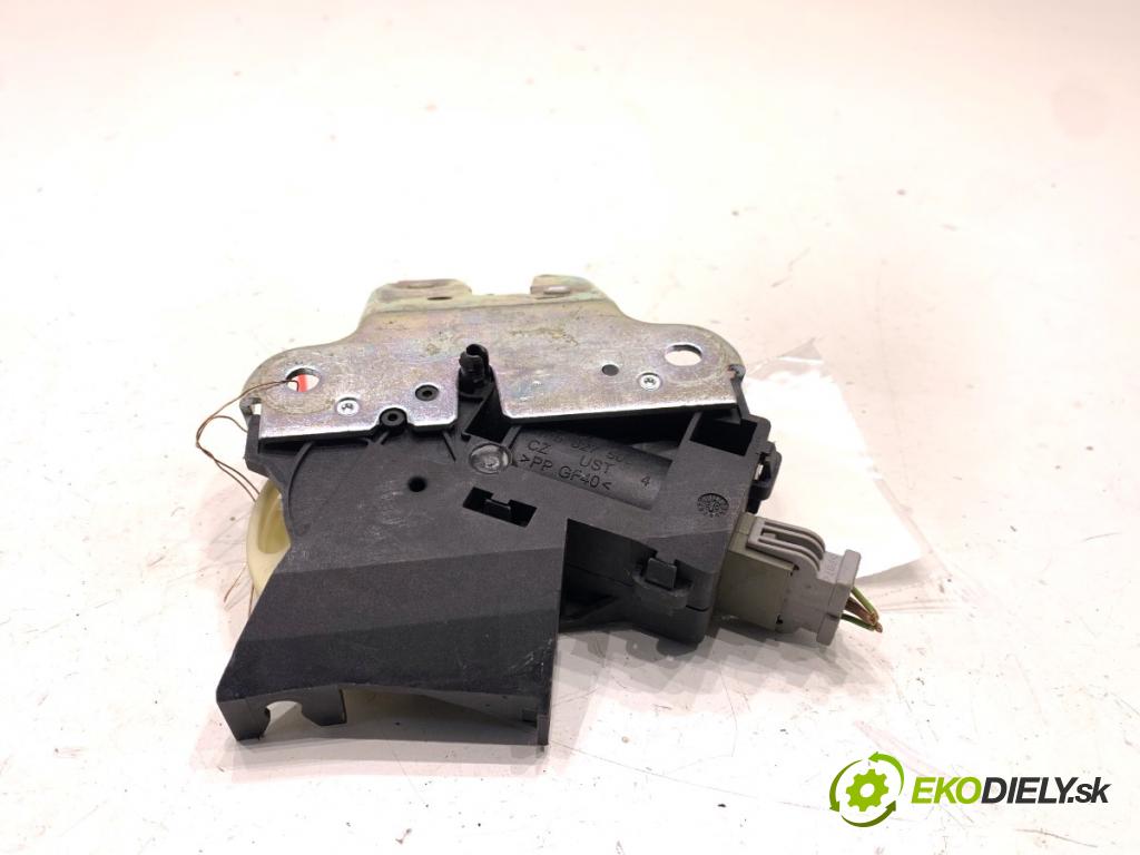 AUDI A5 8T coupe 2008 176 kW 3.0 TDI quattro 2967 zámok dverí zad 4F5827505D