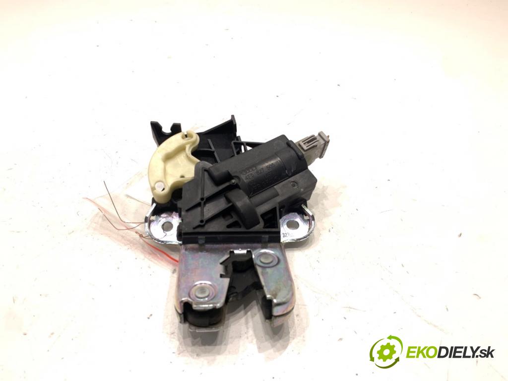 AUDI A5 8T coupe 2008 176 kW 3.0 TDI quattro 2967 zámok dverí zad 4F5827505D