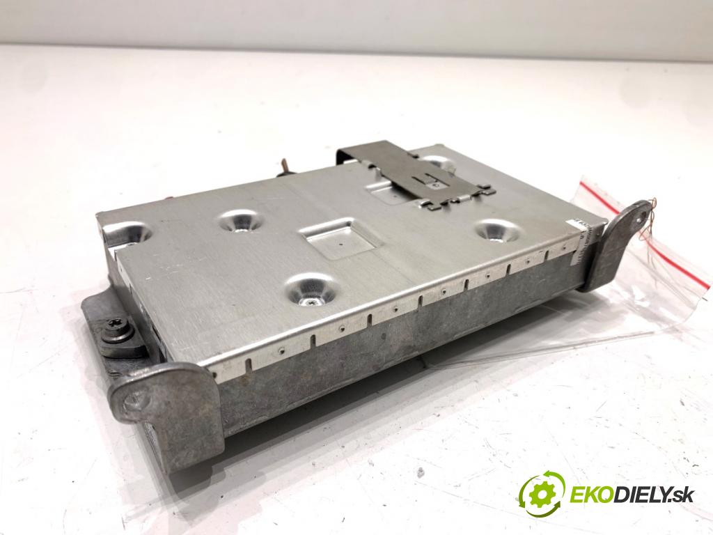 AUDI A5 8T coupe 2008 176 kW 3.0 TDI quattro 2967 zesilovač 8T0035462 (Zesilovač)