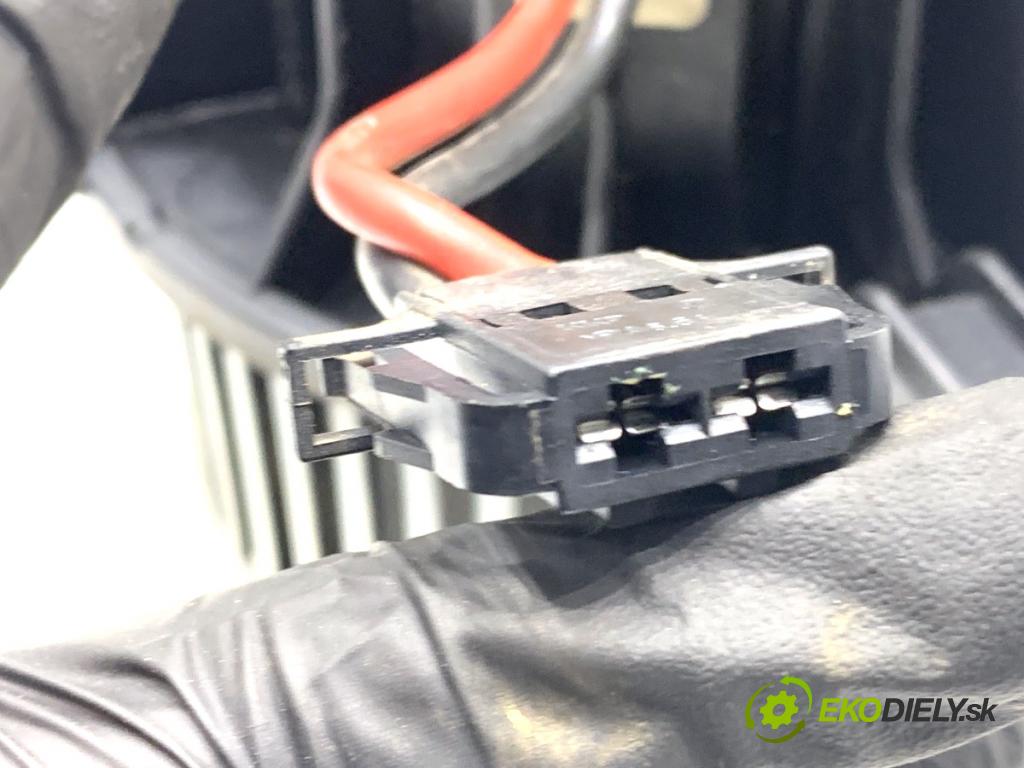 AUDI A5 8T coupe 2008 176 kW 3.0 TDI quattro 2967 topení 8K1820021