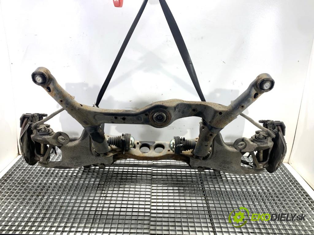 AUDI A5 8T coupe 2008 176 kW 3.0 TDI quattro 2967 výztuha zadní část