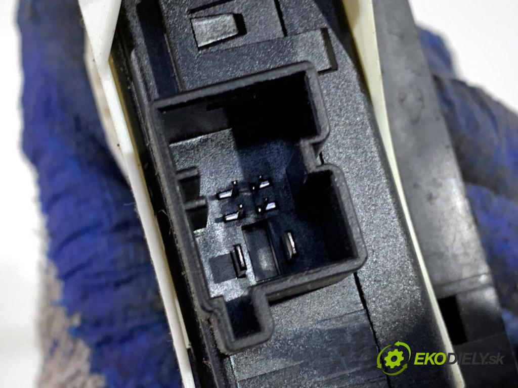 AUDI A5 8T coupe 2008 176 kW 3.0 TDI quattro 2967 mechanismus okna pravý přední část 8T0959802A