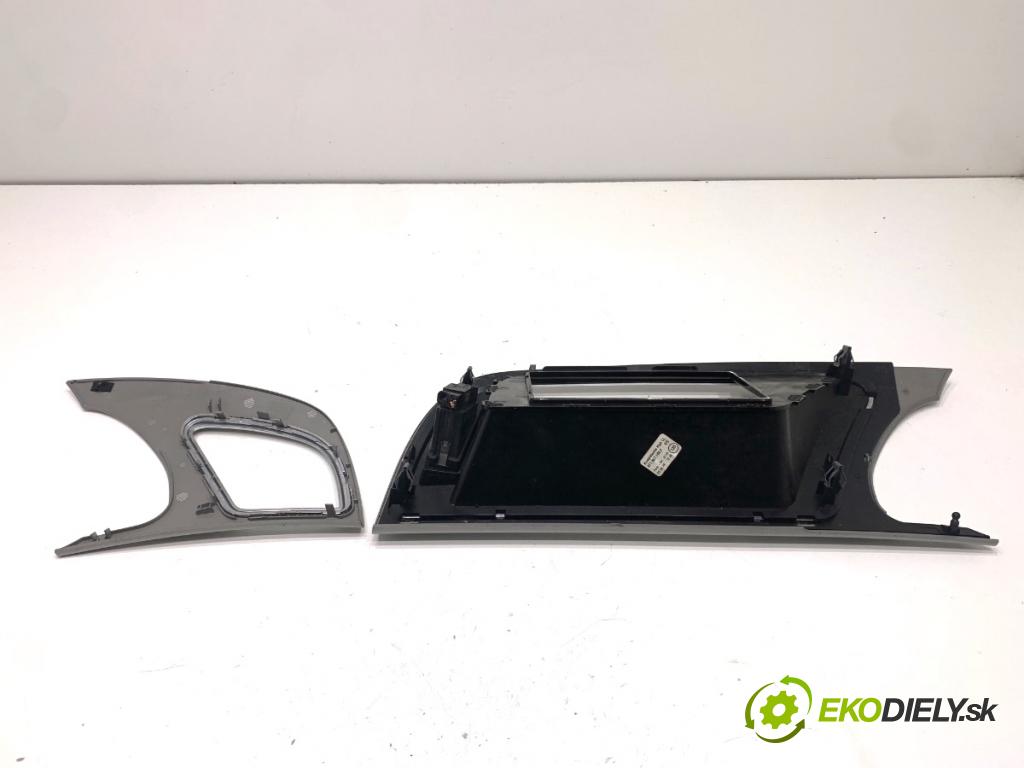 AUDI A5 8T coupe 2008 176 kW 3.0 TDI quattro 2967 lišty kryt 8T1857186F (Lišta)