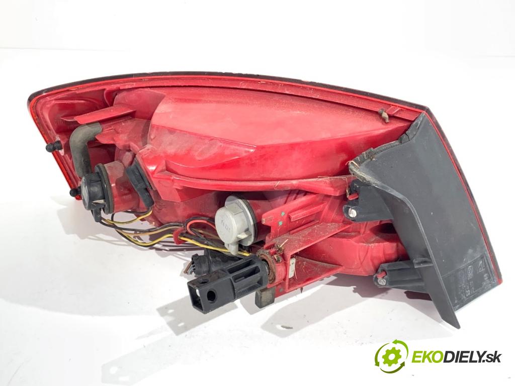 AUDI A5 8T coupe 2008 176 kW 3.0 TDI quattro 2967 Svetlo pravy zad 8T0945096