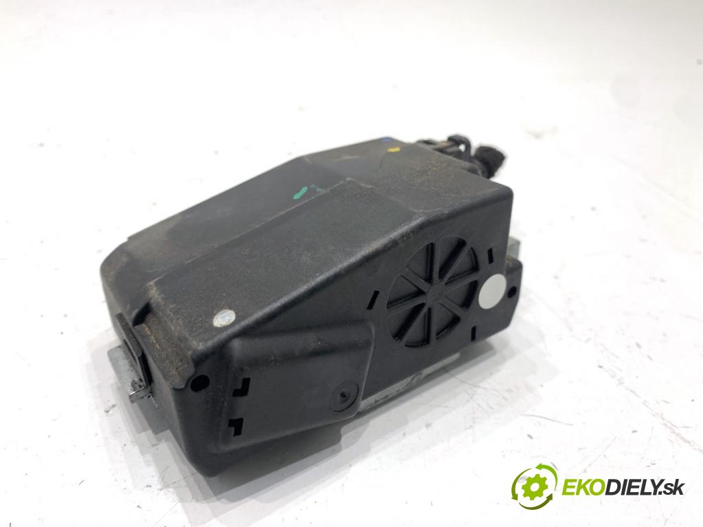 AUDI A5 8T coupe 2008 176 kW 3.0 TDI quattro 2967 blokáda volantu 8K0905852D (Řízení ostatní)