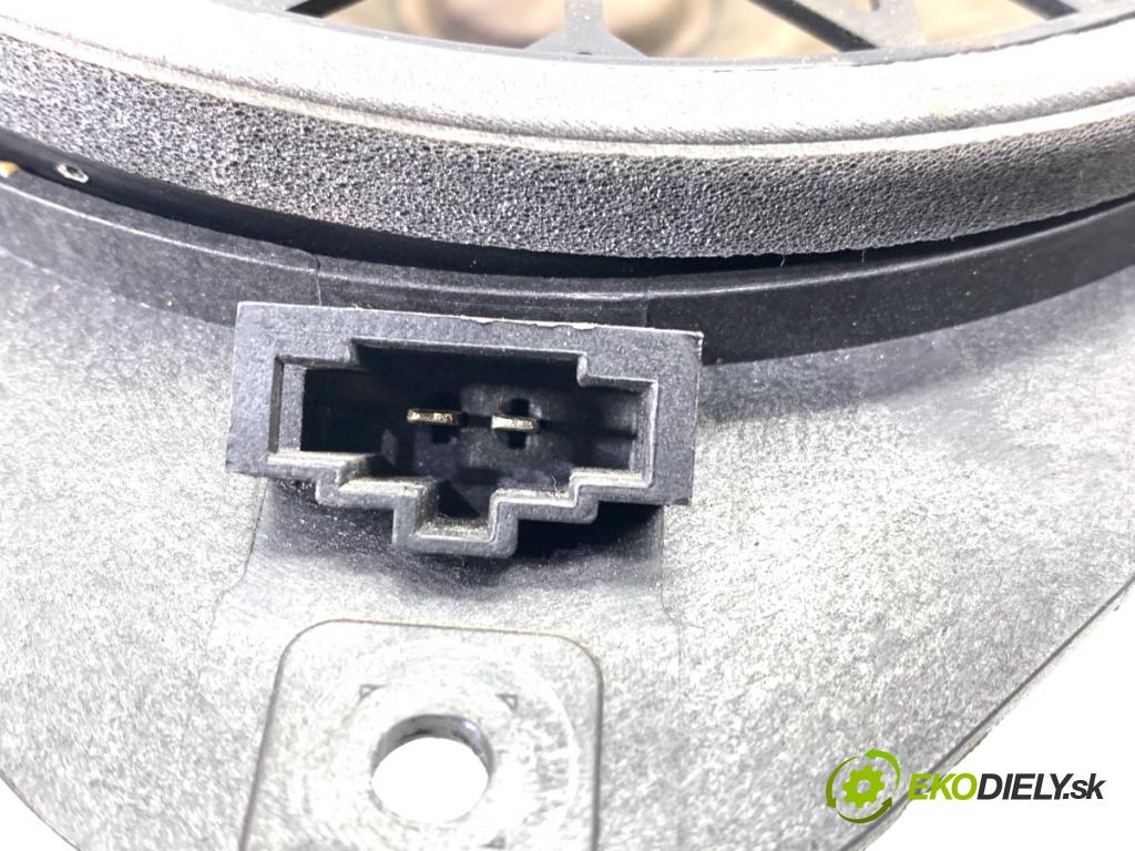 AUDI A5 8T coupe 2008 176 kW 3.0 TDI quattro 2967 reproduktory 4F0035399A