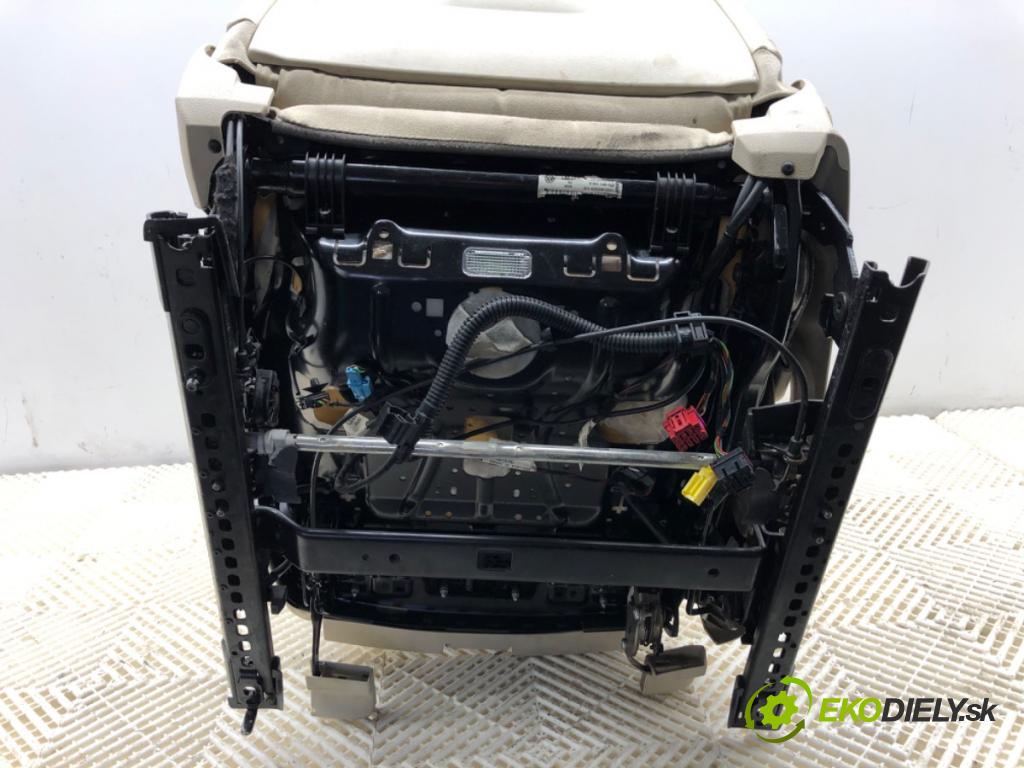 AUDI A5 8T coupe 2008 176 kW 3.0 TDI quattro 2967 sedadlo pravý přední část