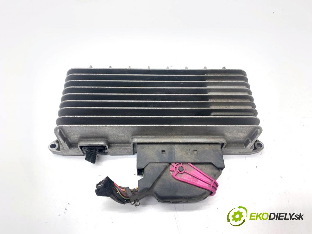 AUDI A5 8T coupe 2008 176 kW 3.0 TDI quattro 2967 zesilovač 8T0035223AE (Zesilovač)