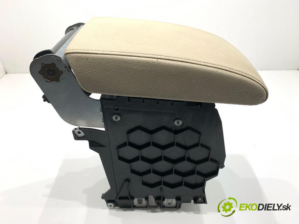 VW SHARAN nadwozie wielkoprzestrzenne (MPV) 2013 130 kW 2.0 TDI 1968 loketní opěrka 5M0864207F (Loketní opěrka)