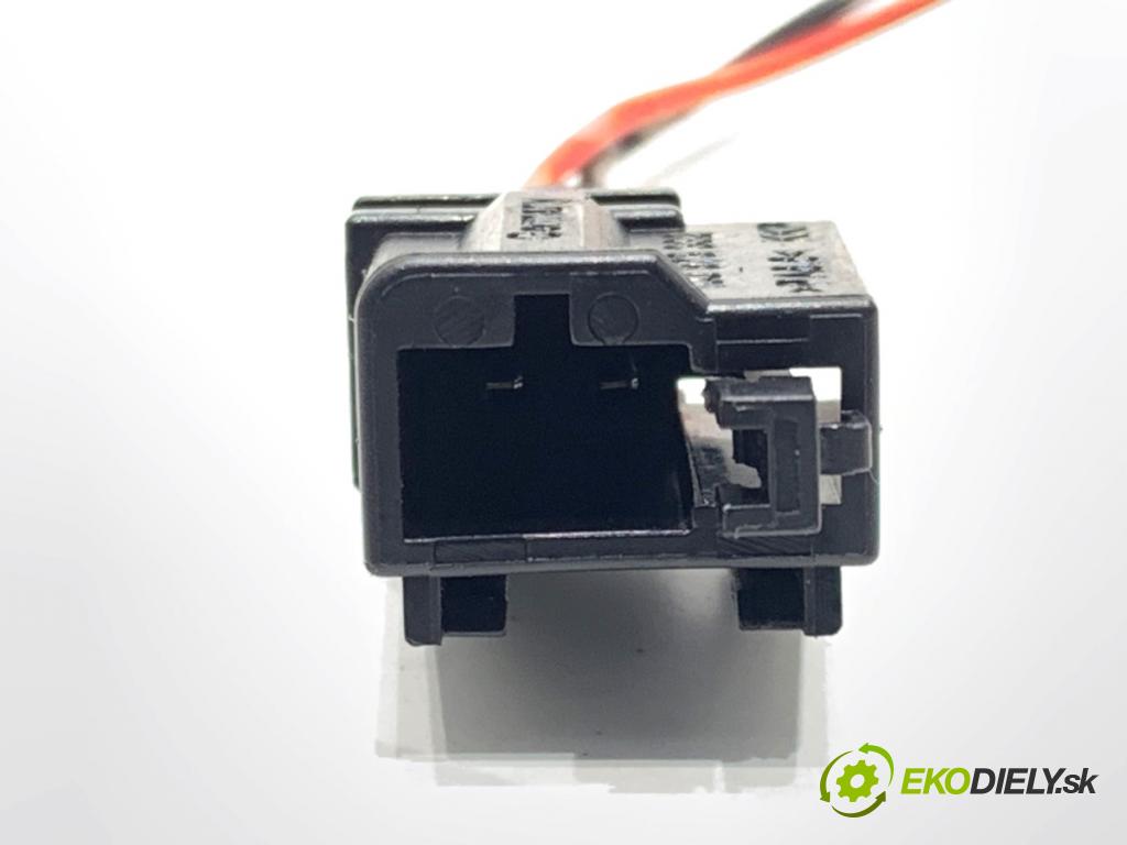 VW SHARAN nadwozie wielkoprzestrzenne (MPV) 2013 130 kW 2.0 TDI 1968 KAMERA klika dveří zadní část 5N0827566AB