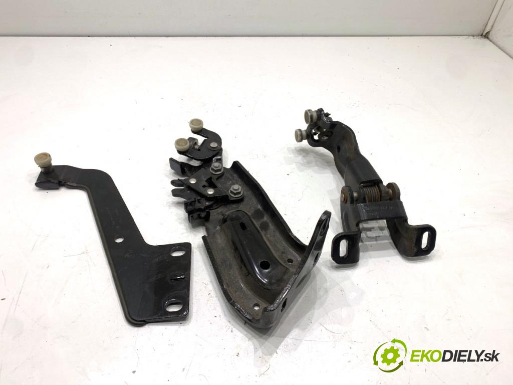 VW SHARAN nadwozie wielkoprzestrzenne (MPV) 2013 130 kW 2.0 TDI 1968 kladky dveře posúvne pravé 7N0843436D 7N0843336G