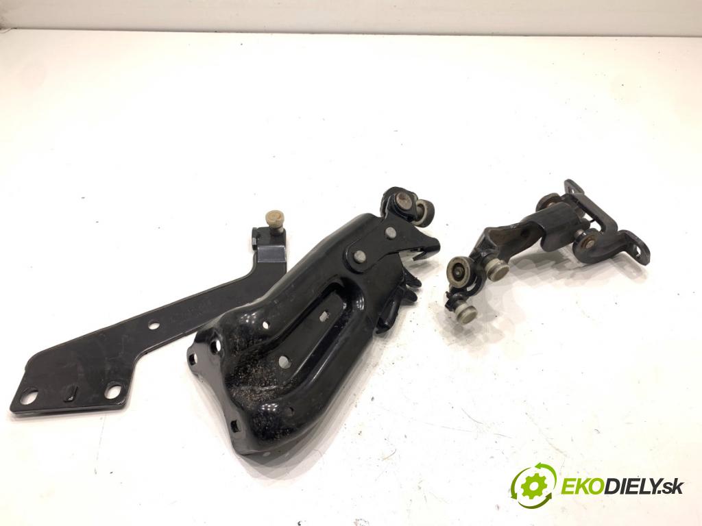 VW SHARAN nadwozie wielkoprzestrzenne (MPV) 2013 130 kW 2.0 TDI 1968 kladky dveře posúvne pravé 7N0843436D 7N0843336G