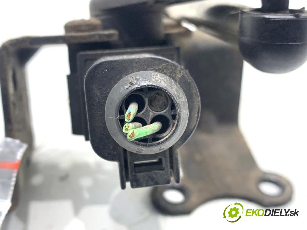 VW SHARAN nadwozie wielkoprzestrzenne (MPV) 2013 130 kW 2.0 TDI 1968 snímač ÚROVEŇ: XENON zadní část levý 1T0907503B